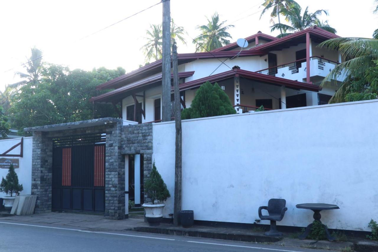 Southern Entry Dickwella Exterior photo